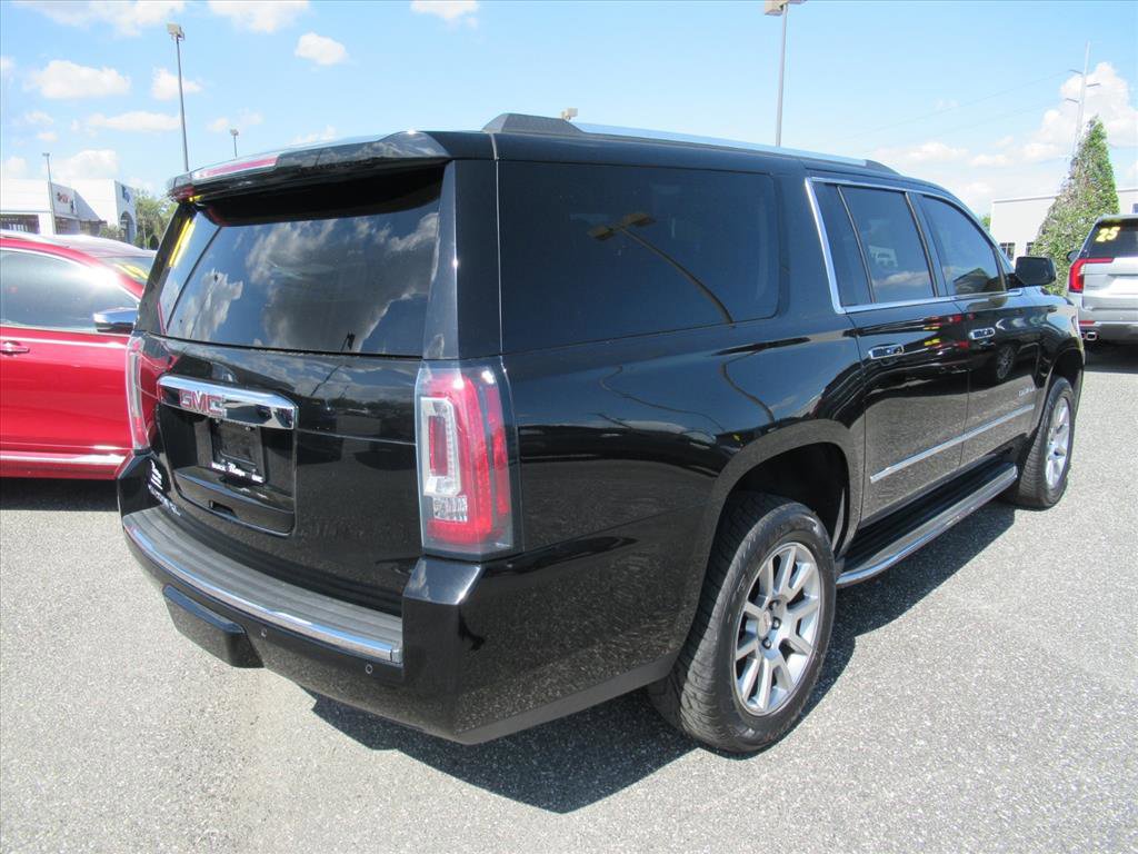 Used 2019 GMC Yukon XL Denali image 6