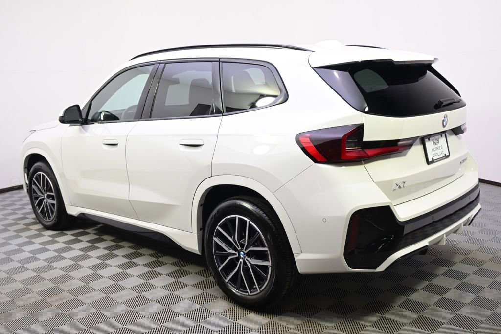 Used 2025 BMW X1 xDrive28i w/ M Sport Package AWD/4WD image 3