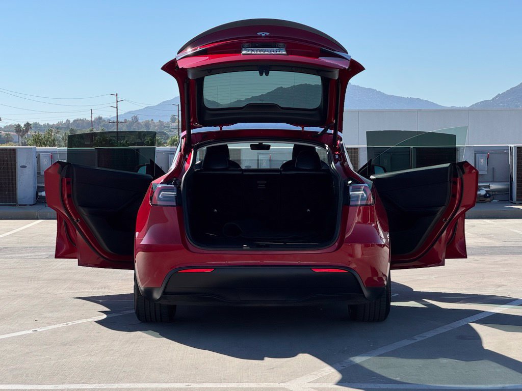 Used 2022 Tesla Model Y Performance AWD/4WD image 25