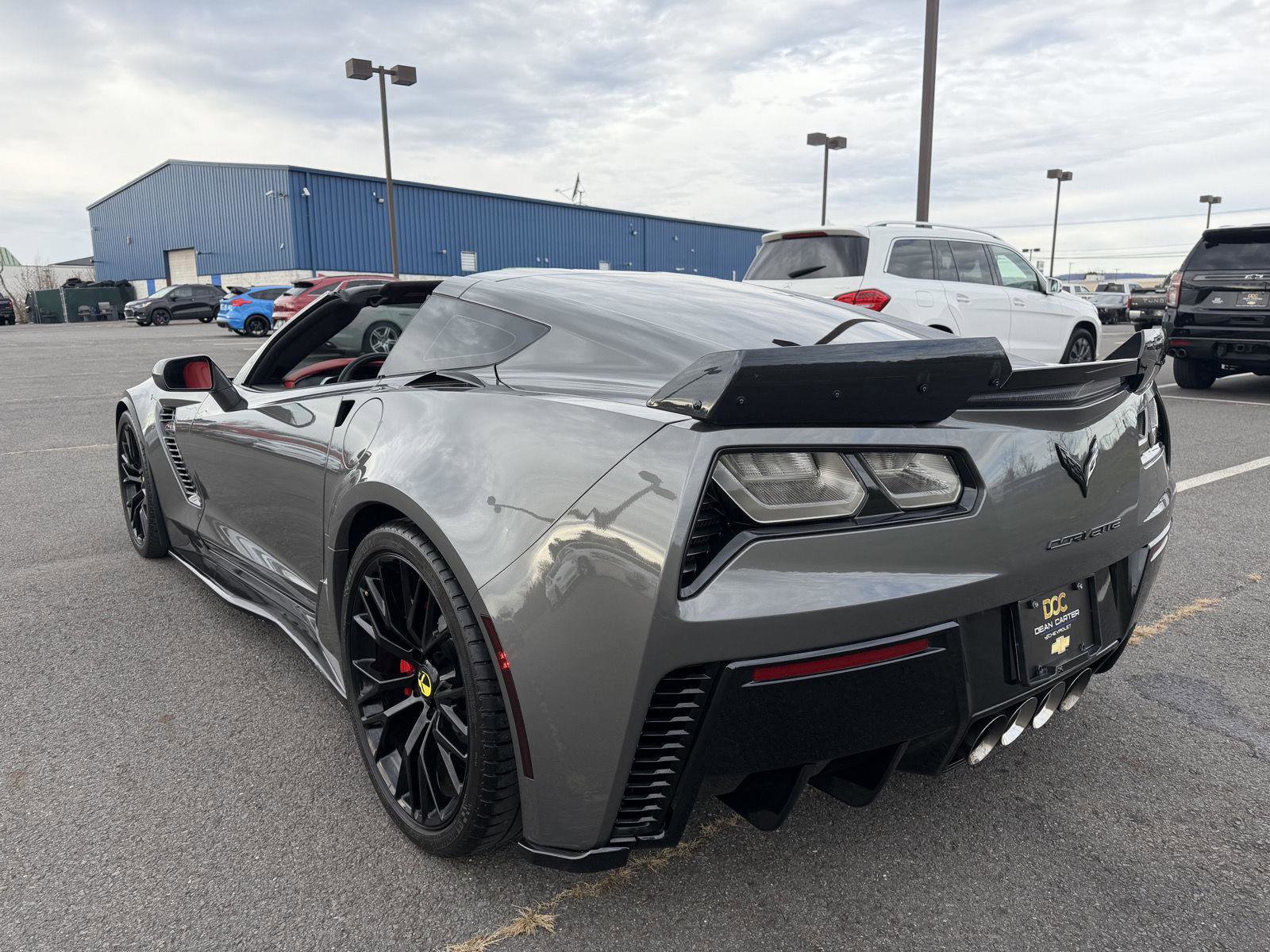 Used 2015 Chevrolet Corvette Z06 w/ 3LZ Preferred Equipment Group image 4