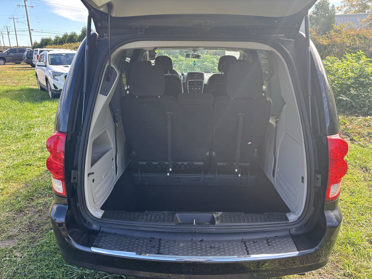 Used 2014 Dodge Grand Caravan SXT FWD image 20