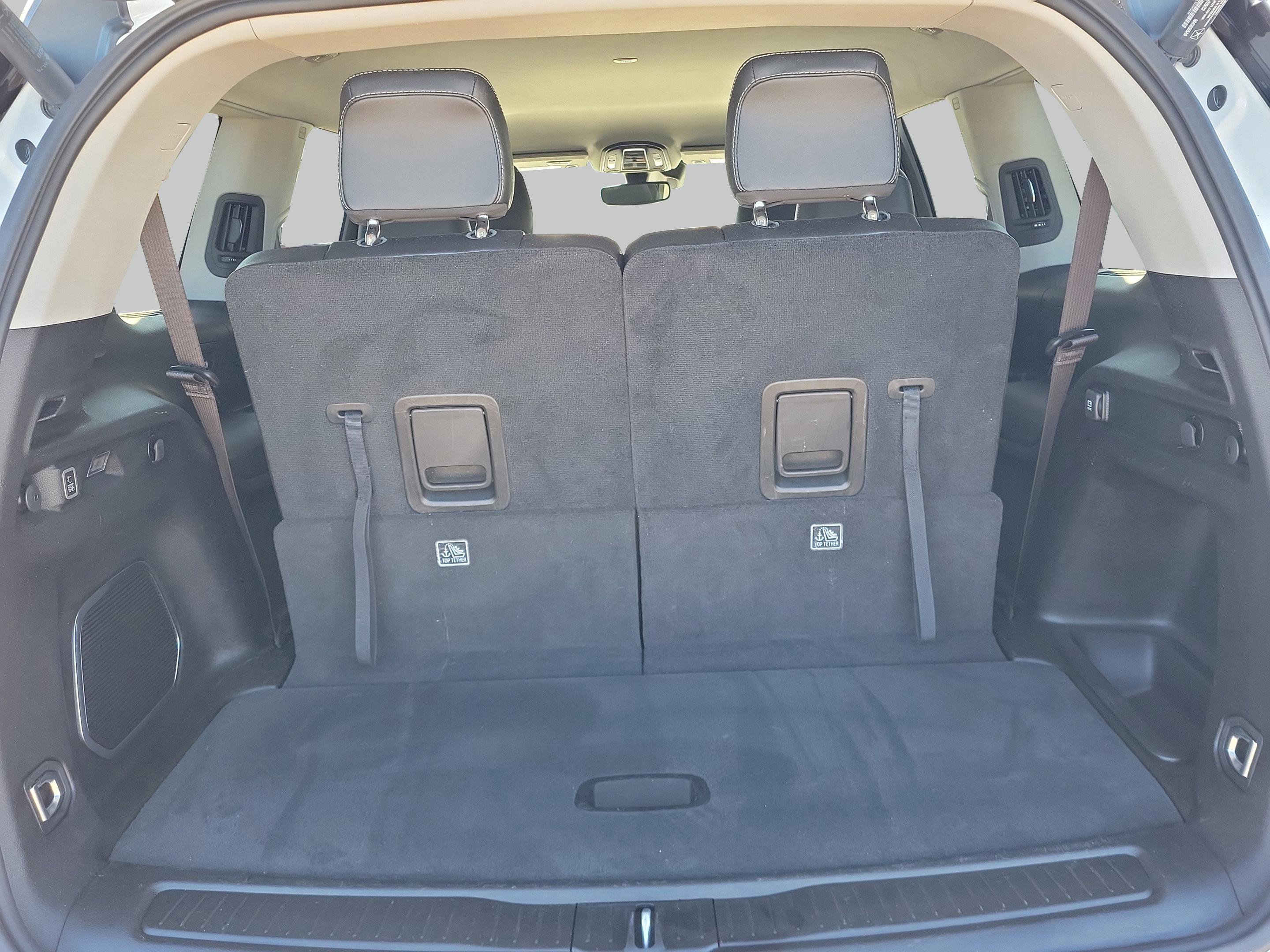 Used 2023 Jeep Grand Cherokee L Limited w/ Black Appearance Package image 8