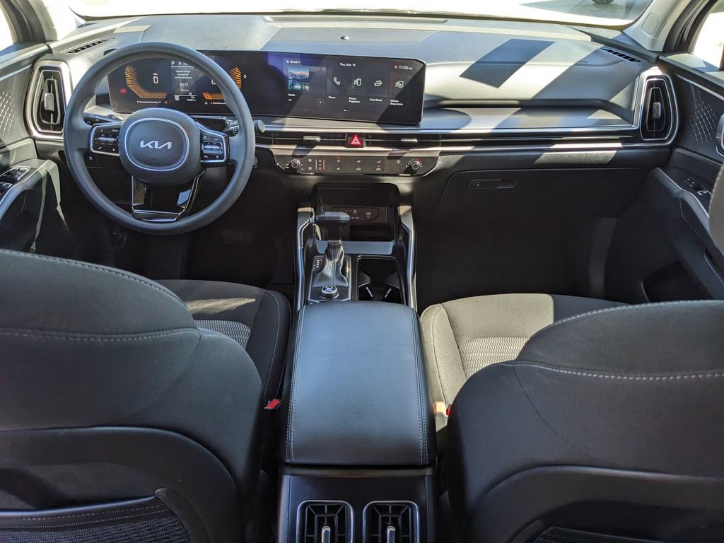 Certified 2025 Kia Sorento LX FWD image 14