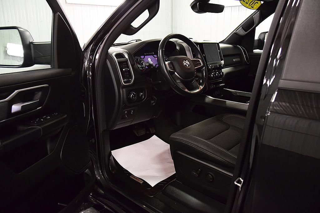 Used 2022 RAM 1500 Big Horn AWD/4WD image 16