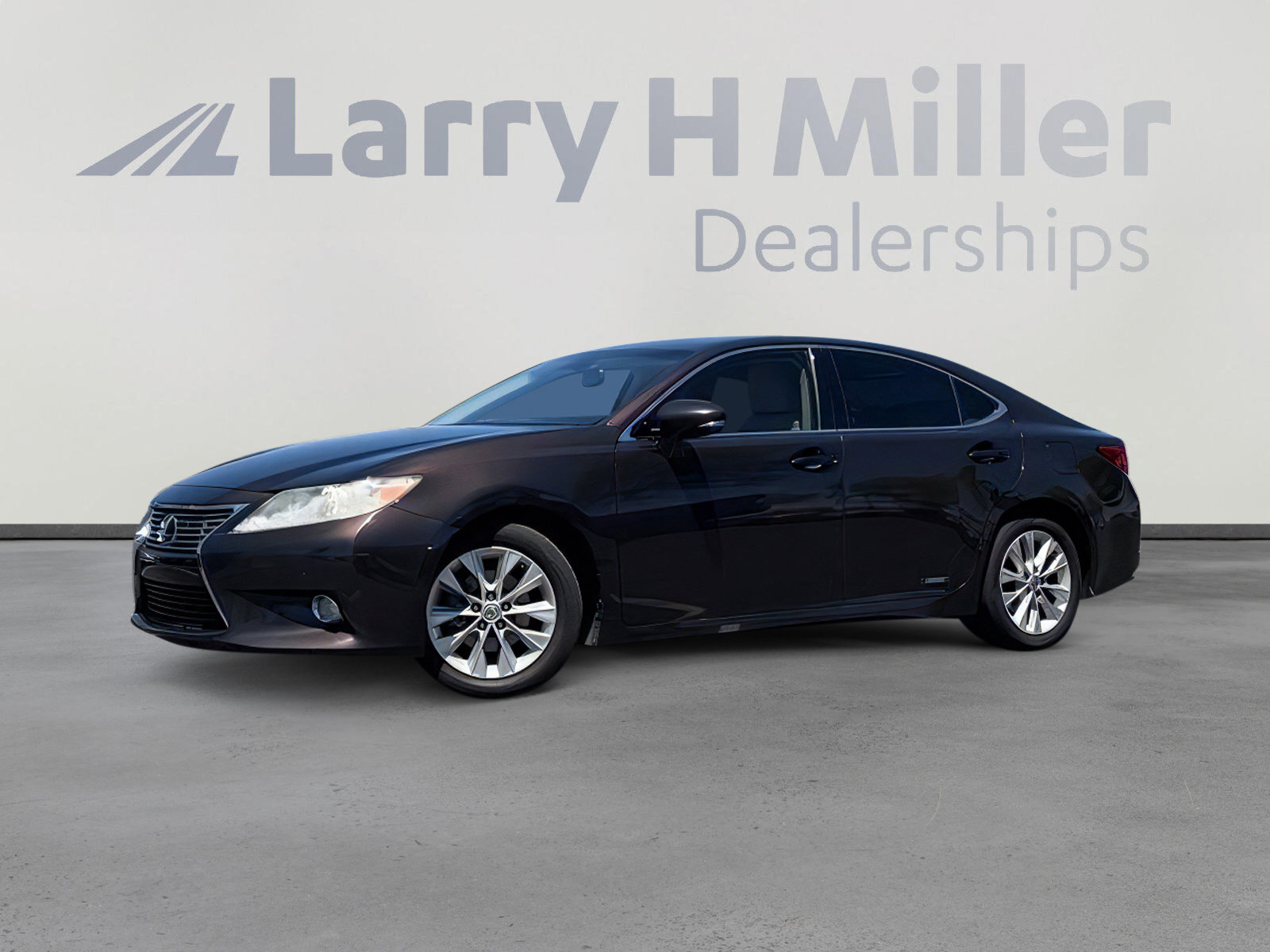 Used 2013 Lexus ES 300h w/ Luxury Pkg FWD image 1