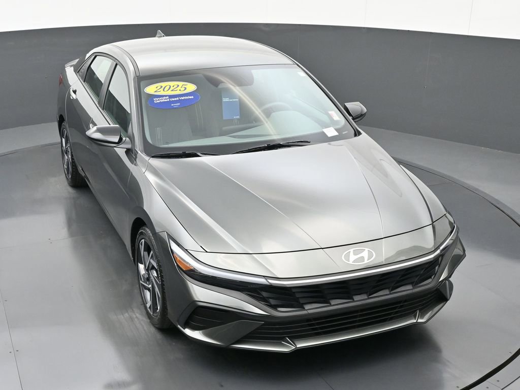Certified 2025 Hyundai Elantra Sport image 35