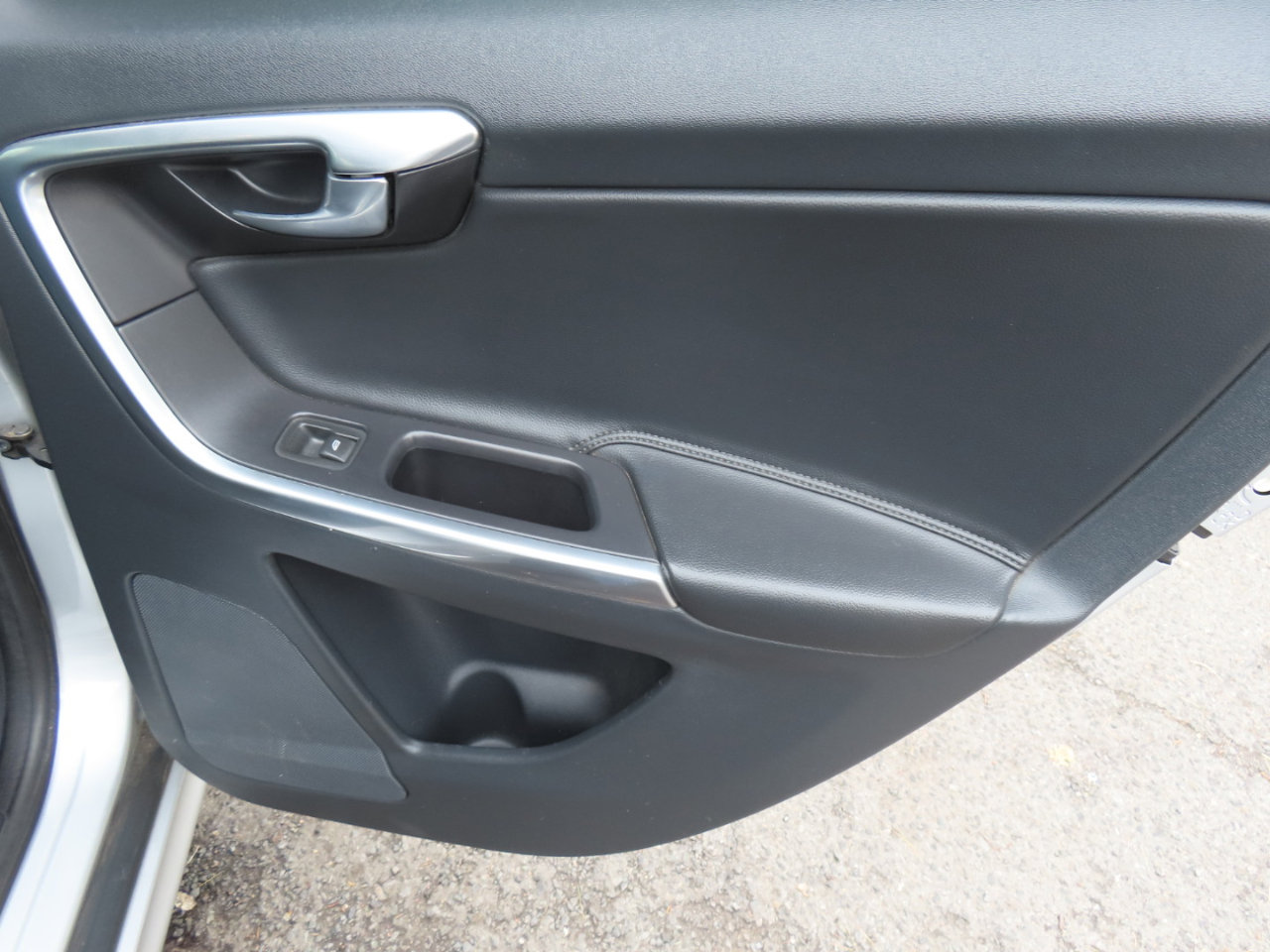 Used 2016 Volvo XC60 T6 image 18