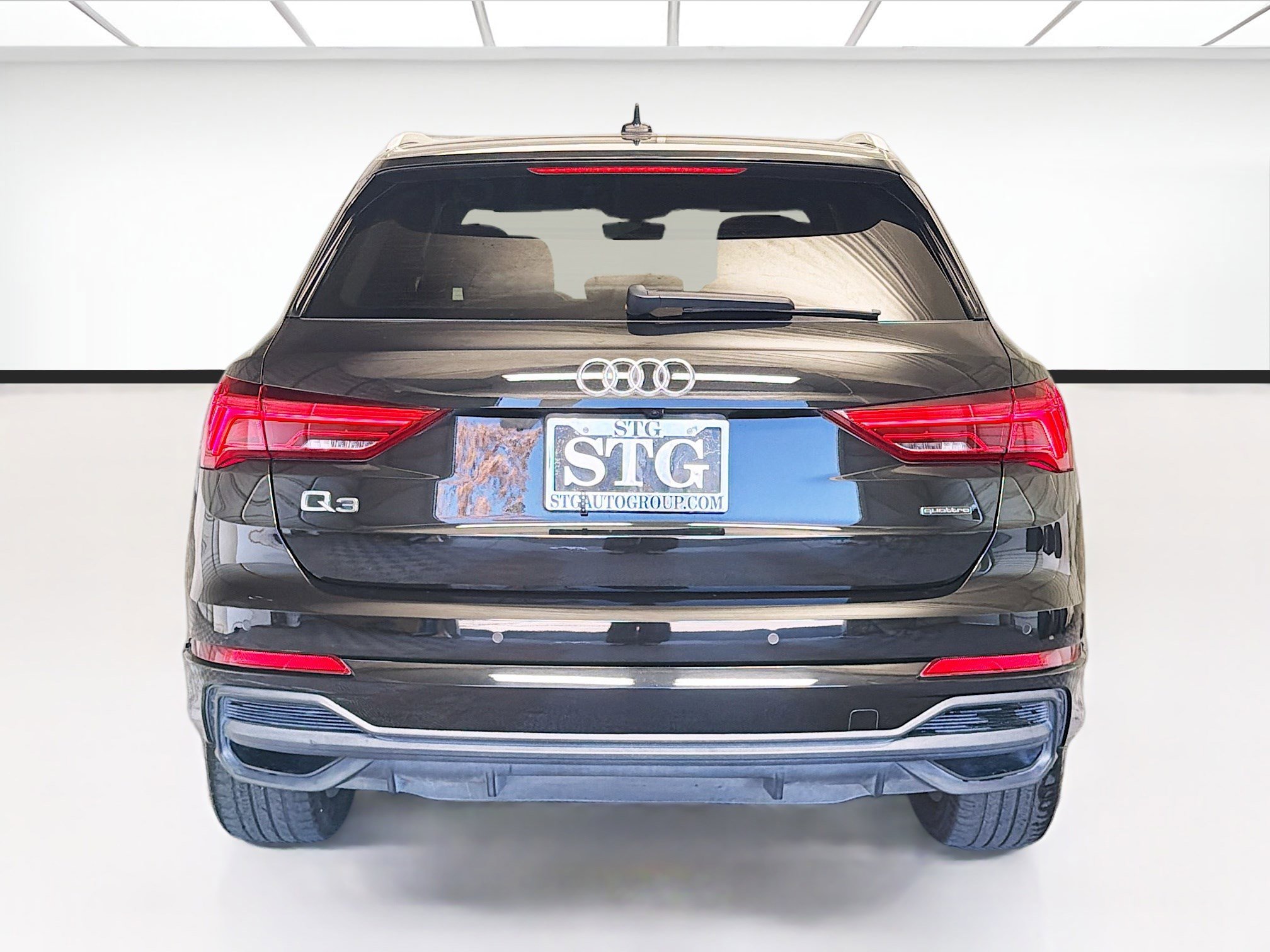Used 2023 Audi Q3 2.0T Premium w/ Convenience Package AWD/4WD image 5