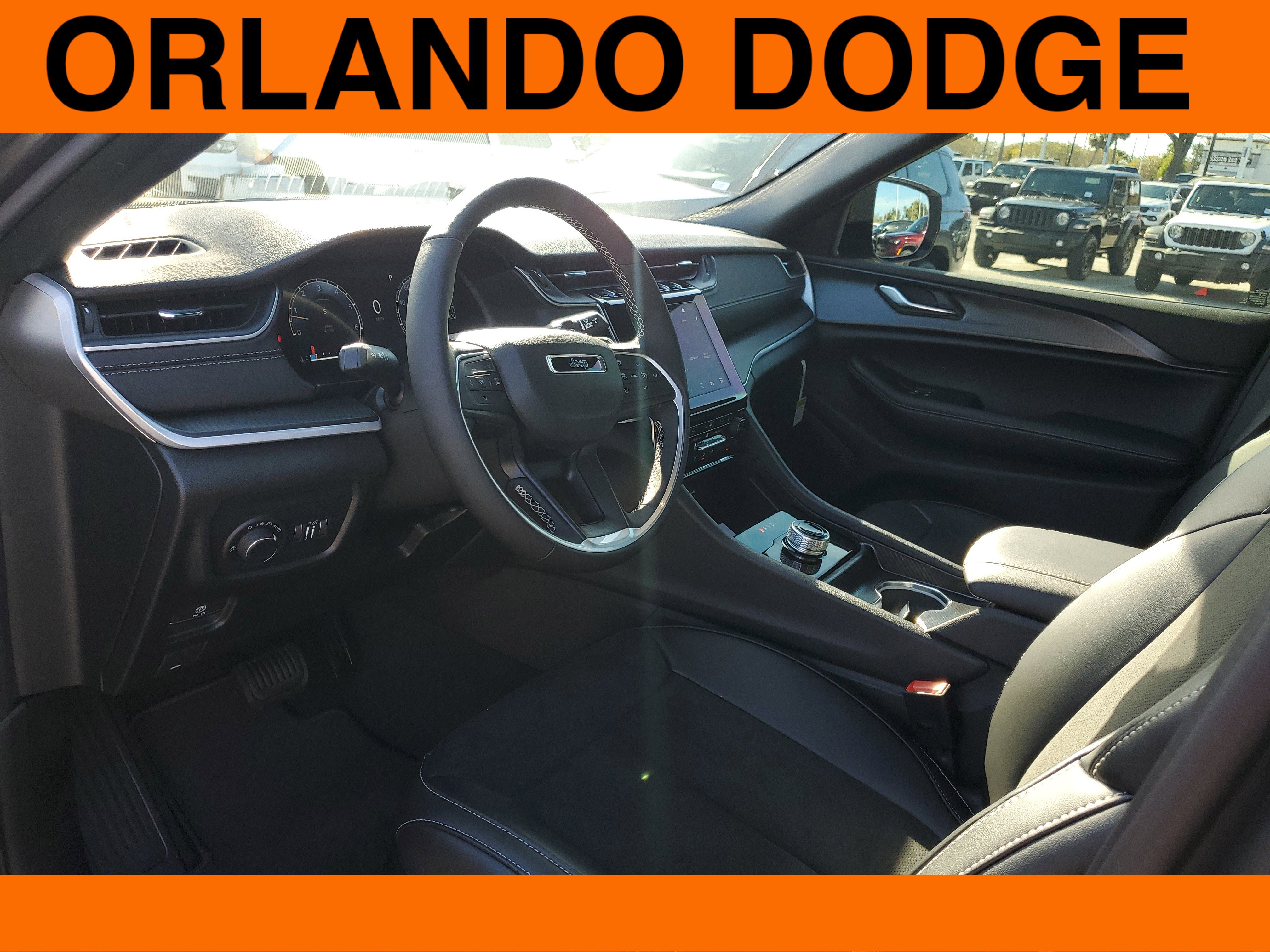 New 2025 Jeep Grand Cherokee L Altitude image 10