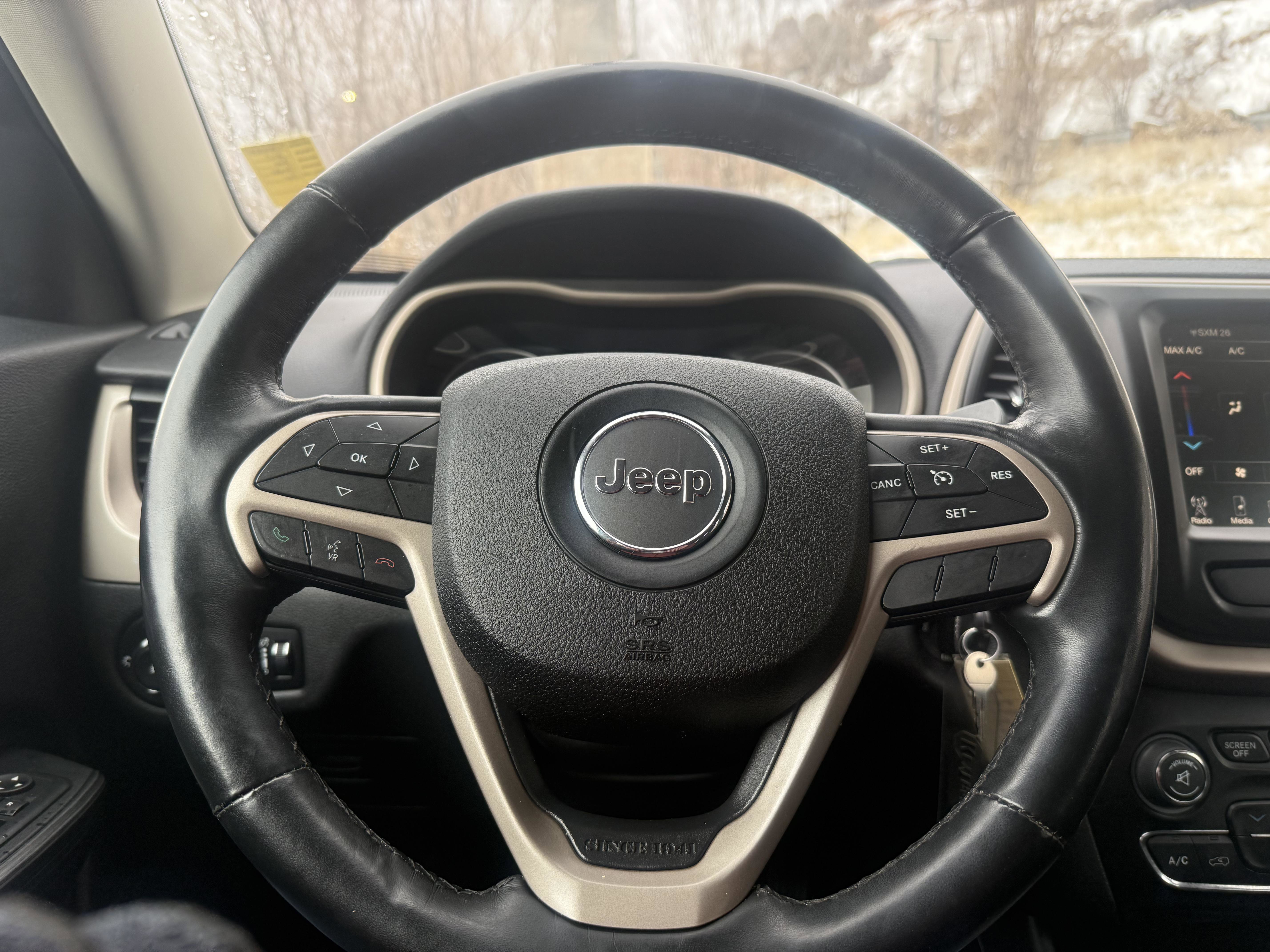 Used 2017 Jeep Cherokee Latitude w/ Cold Weather Group image 17