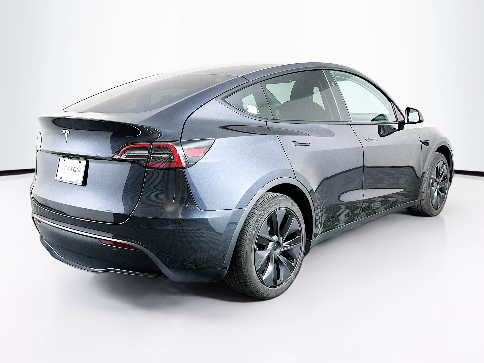 Used 2025 Tesla Model Y Long Range RWD image 9