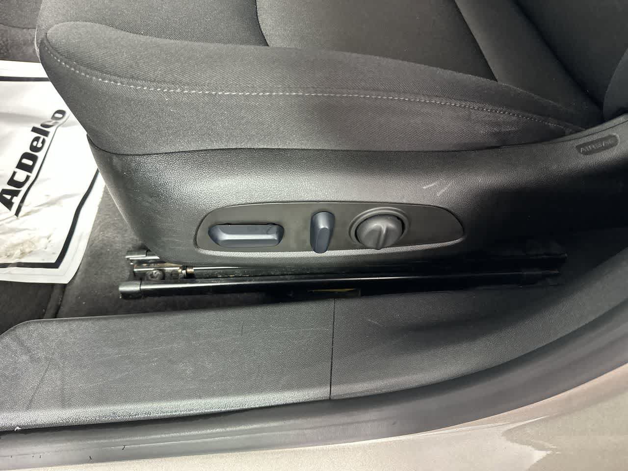 Used 2024 Chevrolet Malibu LT FWD image 12