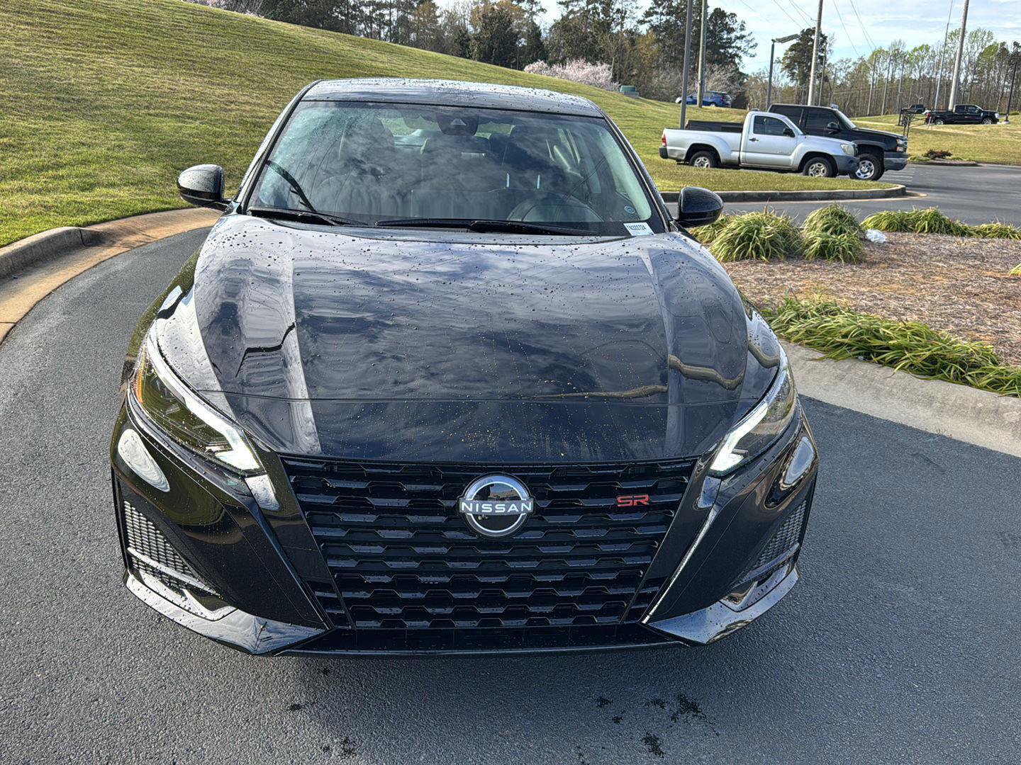 New 2026 Nissan Altima 2.5 SR w/ SR Midnight Edition Package image 7