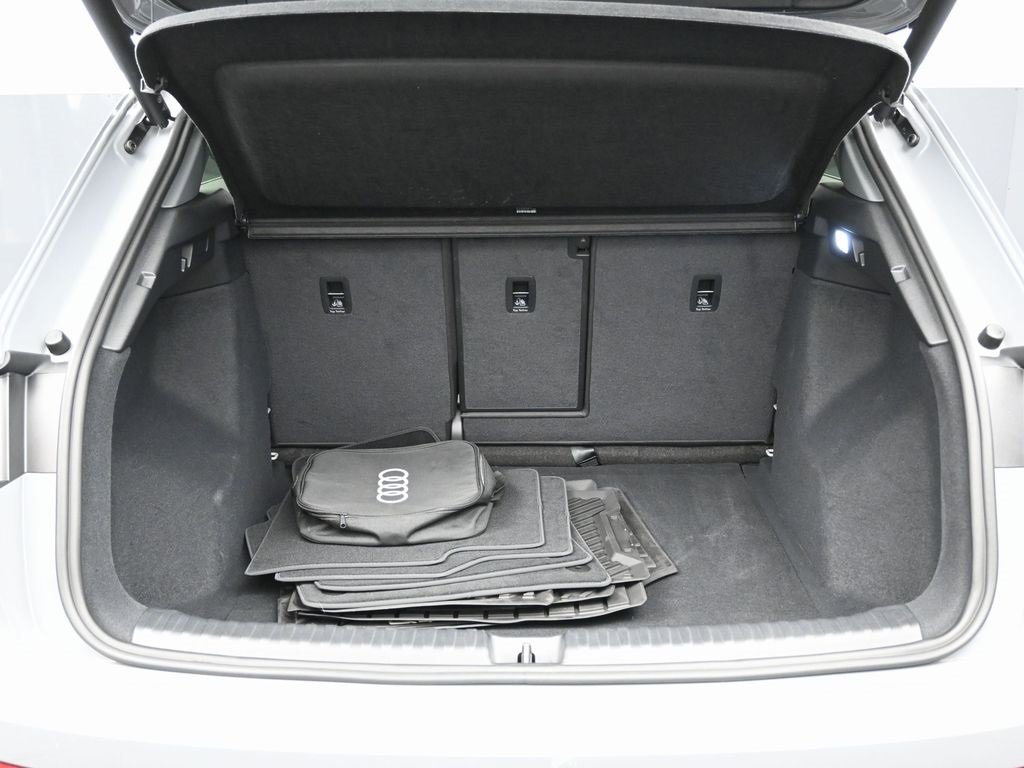 Used 2024 Audi Q4 e-tron Premium w/ Convenience Package image 14