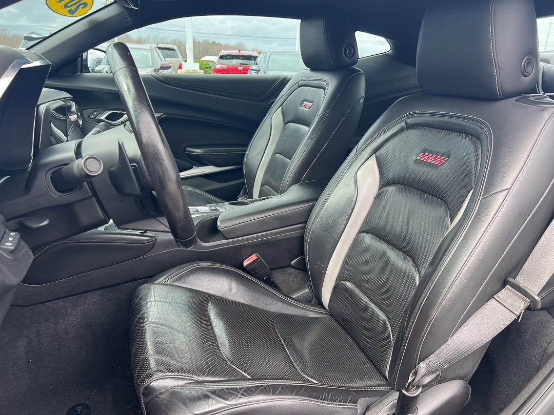 Used 2018 Chevrolet Camaro SS image 13