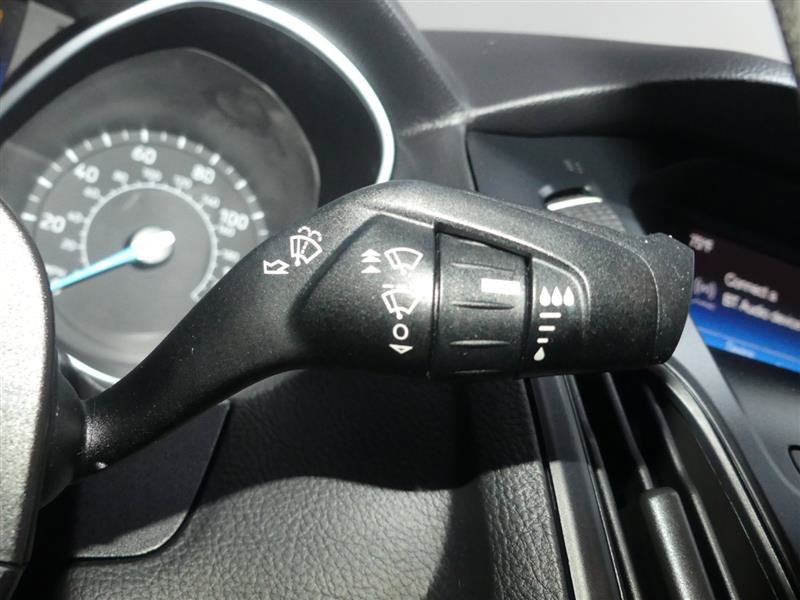 Used 2015 Ford Focus SE w/ Reverse Sensing Package FWD image 34