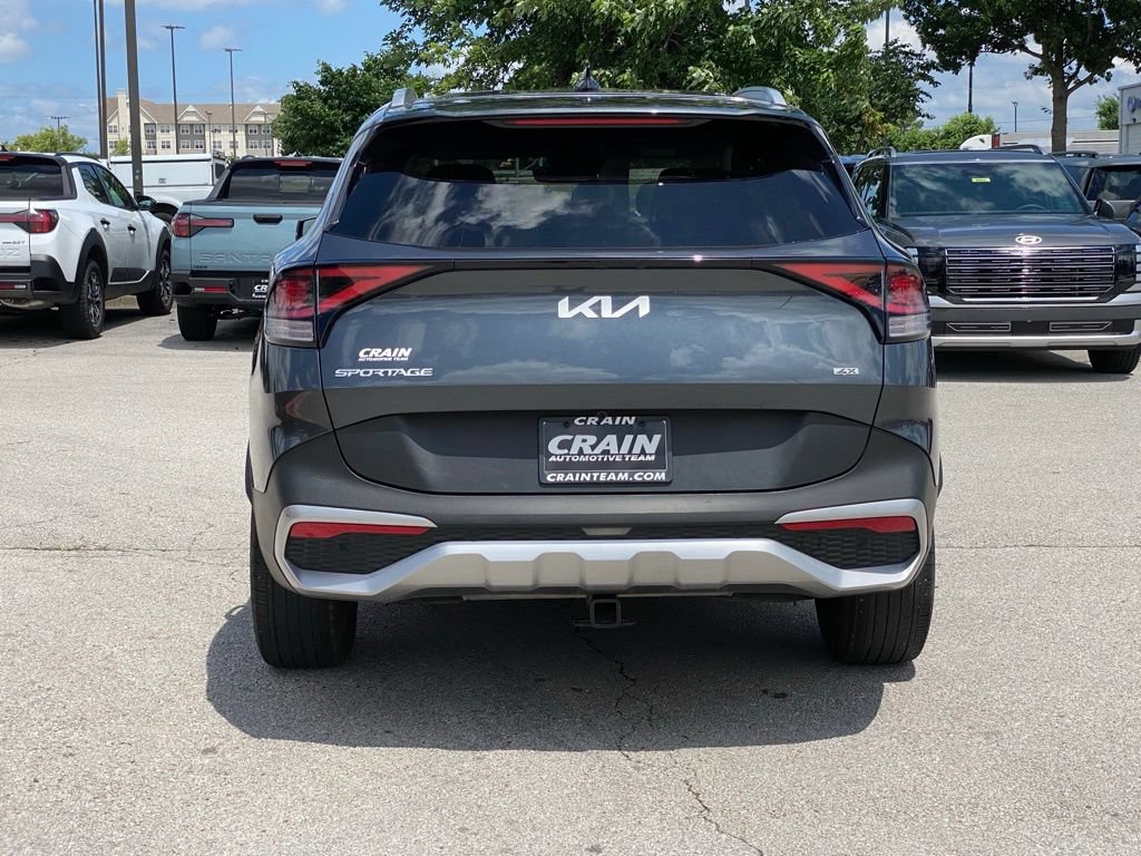 Used 2024 Kia Sportage EX AWD/4WD image 6