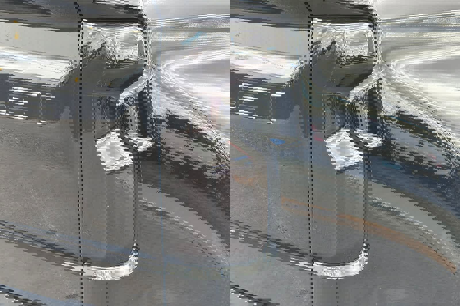 Used 2023 Chevrolet Silverado 1500 High Country w/ Technology Package image 27