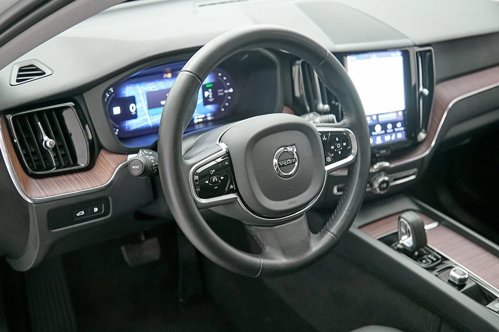 Certified 2024 Volvo XC60 T8 Plus w/ Protection Package Premier AWD/4WD image 13