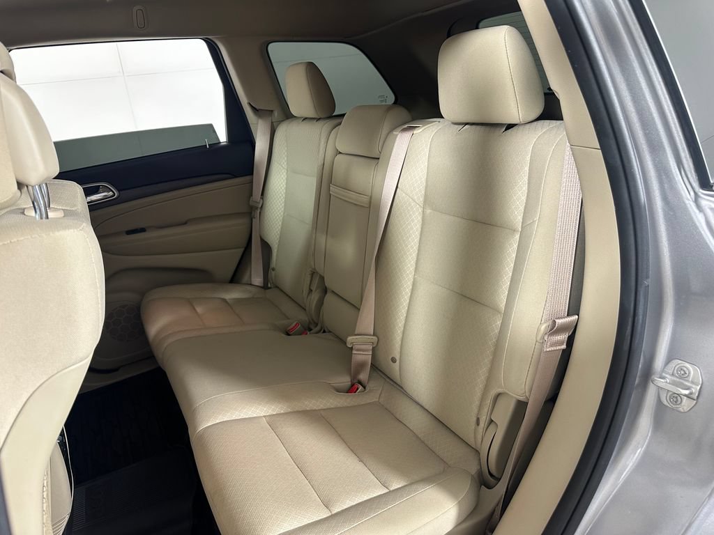 Used 2018 Jeep Grand Cherokee Laredo AWD/4WD image 18