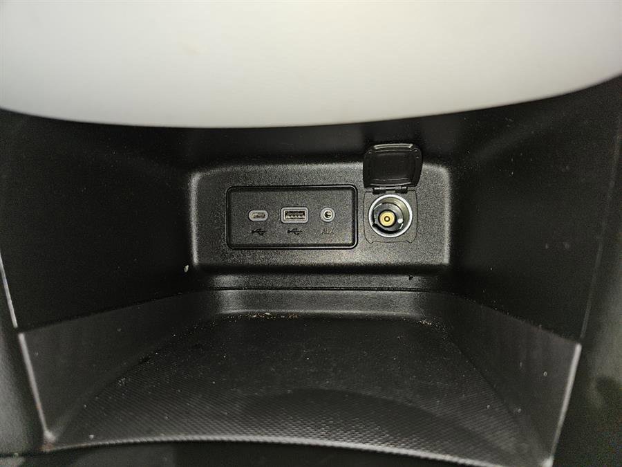 Used 2021 Chevrolet Equinox LS image 18