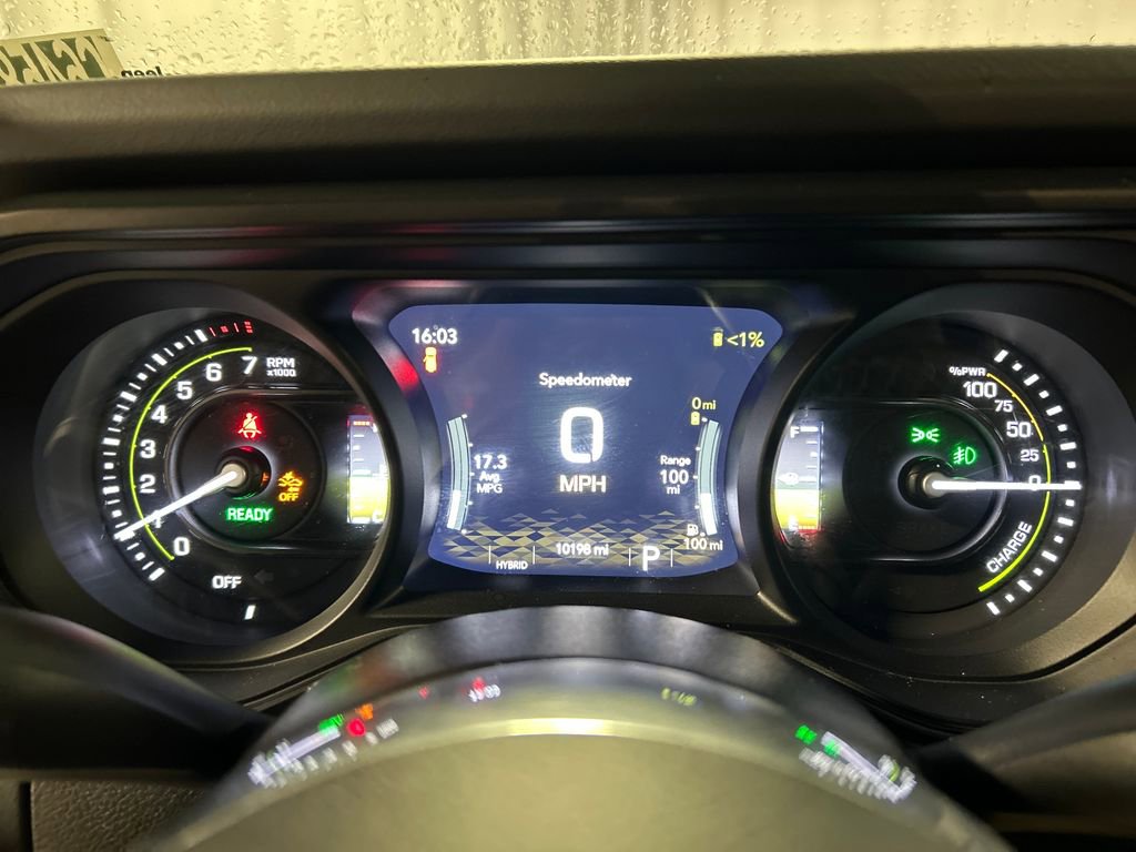 Used 2025 Jeep Wrangler Unlimited Sahara w/ Safety Group AWD/4WD image 16