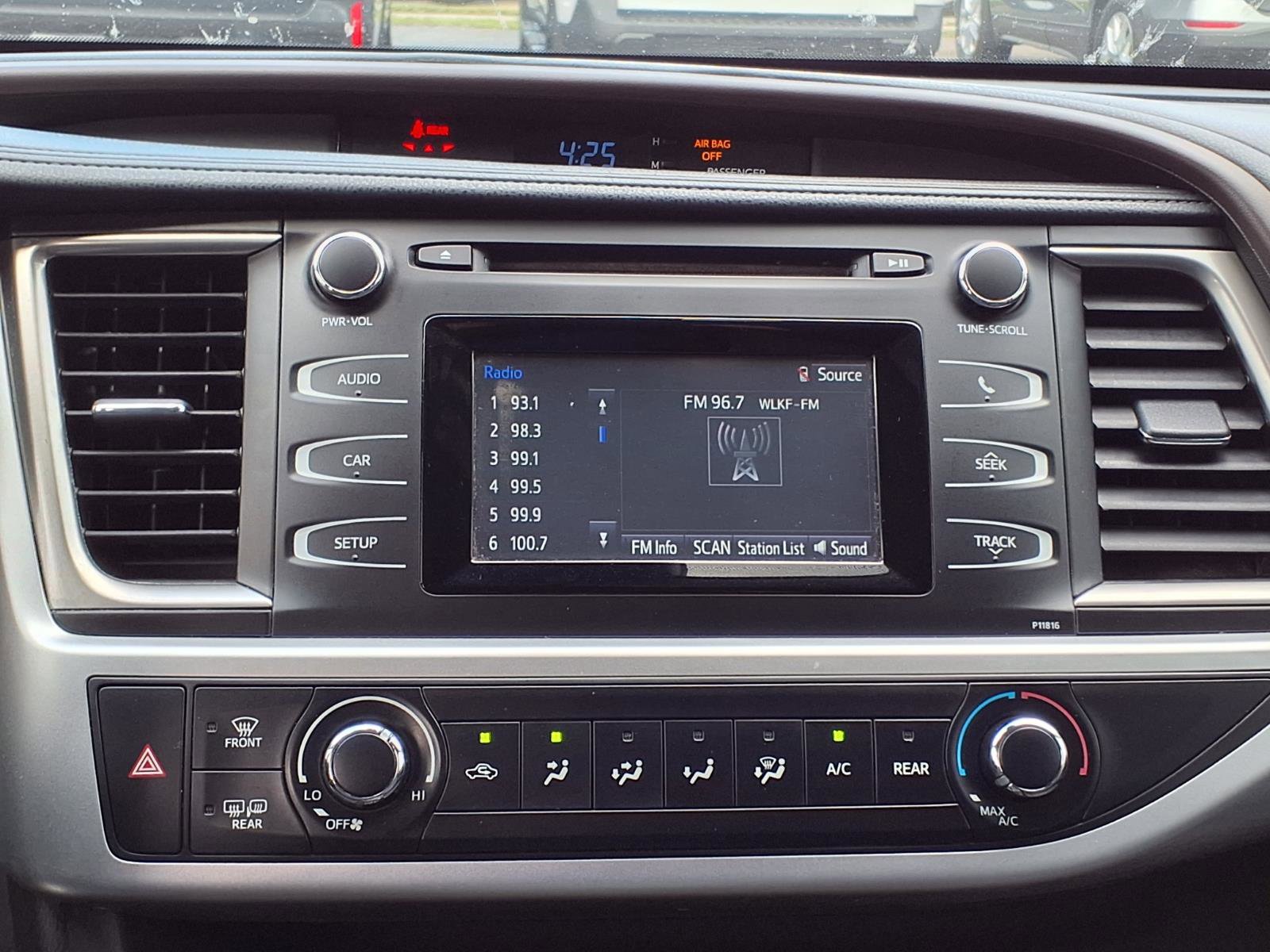 Used 2019 Toyota Highlander LE FWD image 8