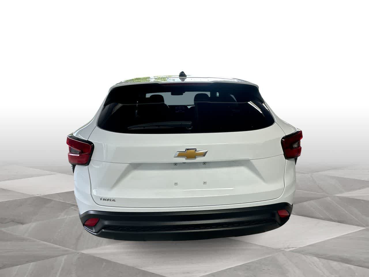 Used 2025 Chevrolet Trax LS FWD image 7