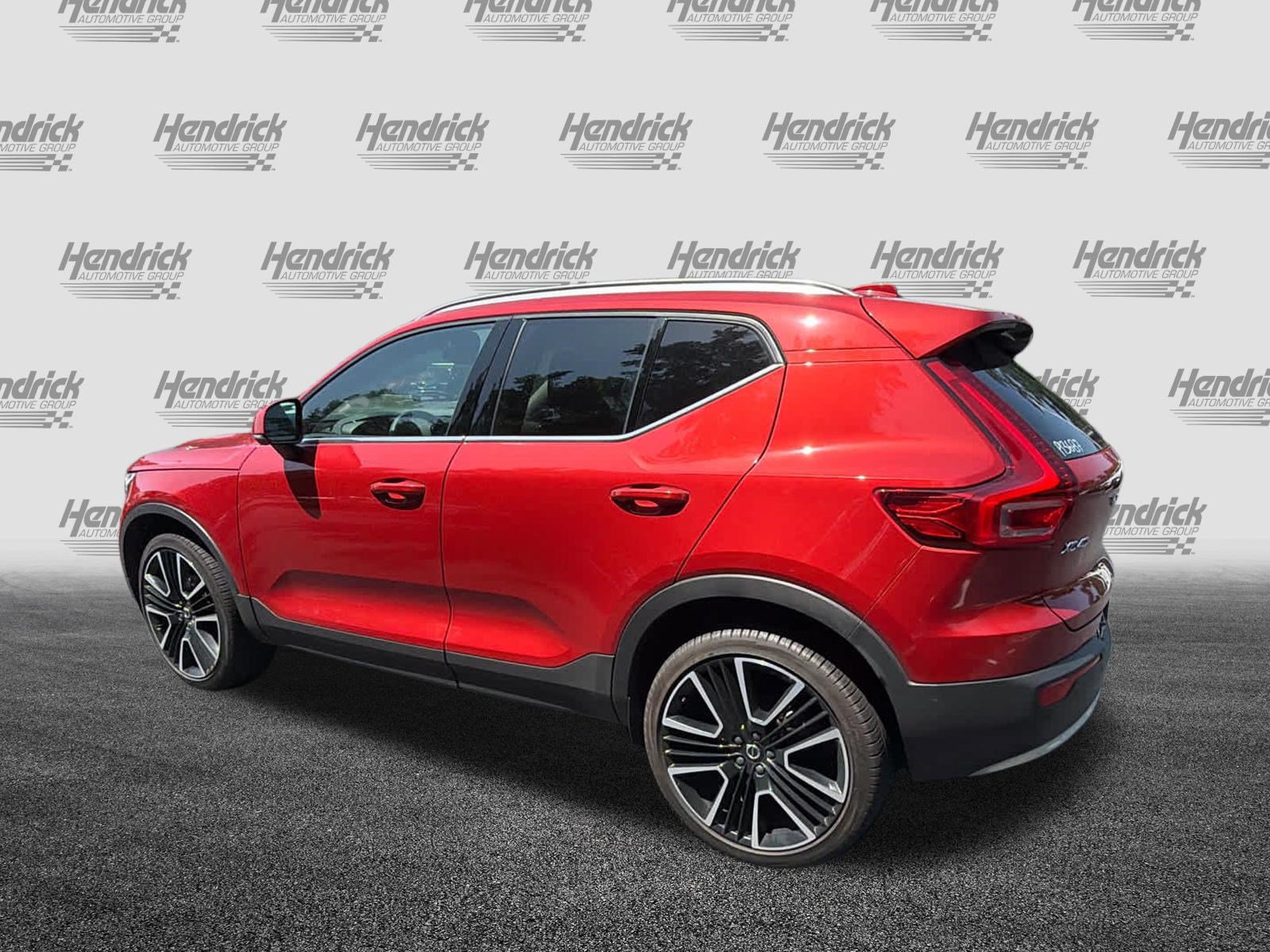 Used 2024 Volvo XC40 B5 Ultimate w/ Protection Package Premier AWD/4WD image 10