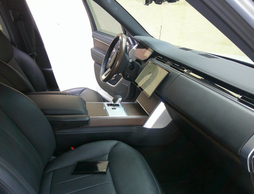 Used 2024 Land Rover Range Rover Long Wheelbase SE AWD/4WD image 58