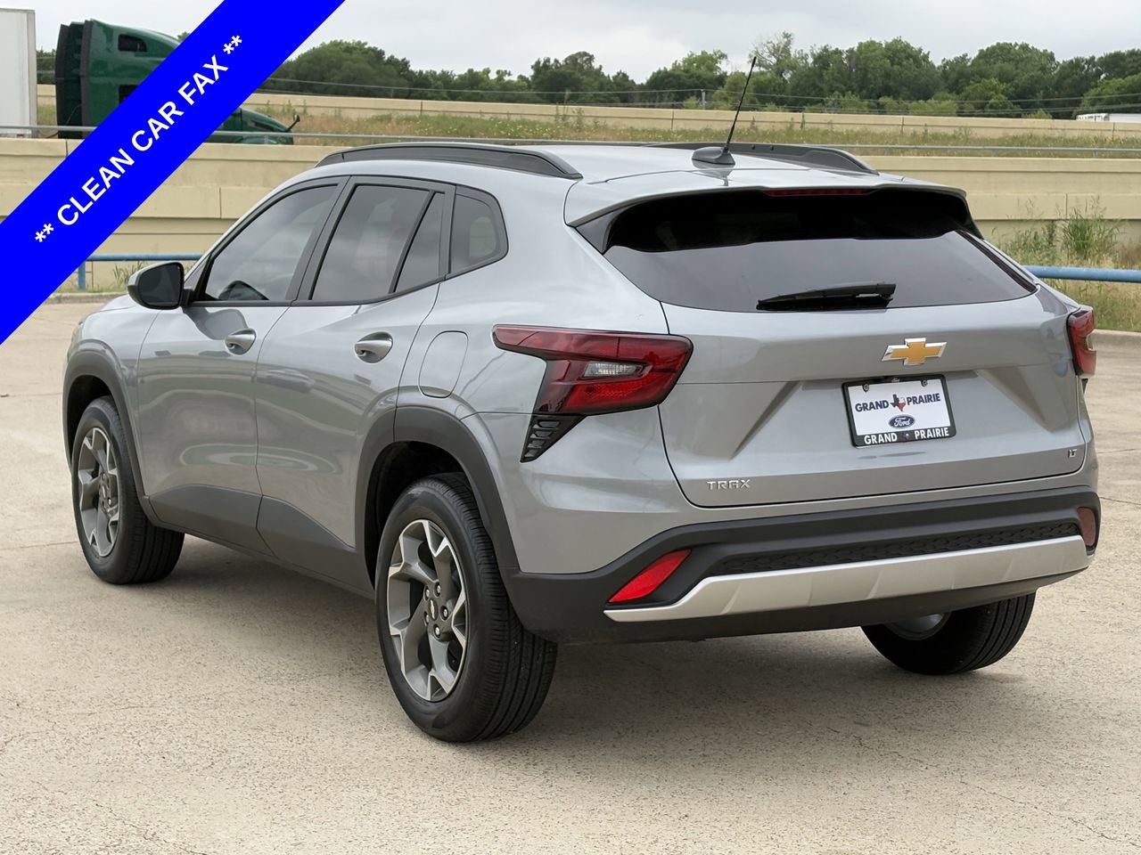 Used 2026 Chevrolet Trax LT FWD image 6