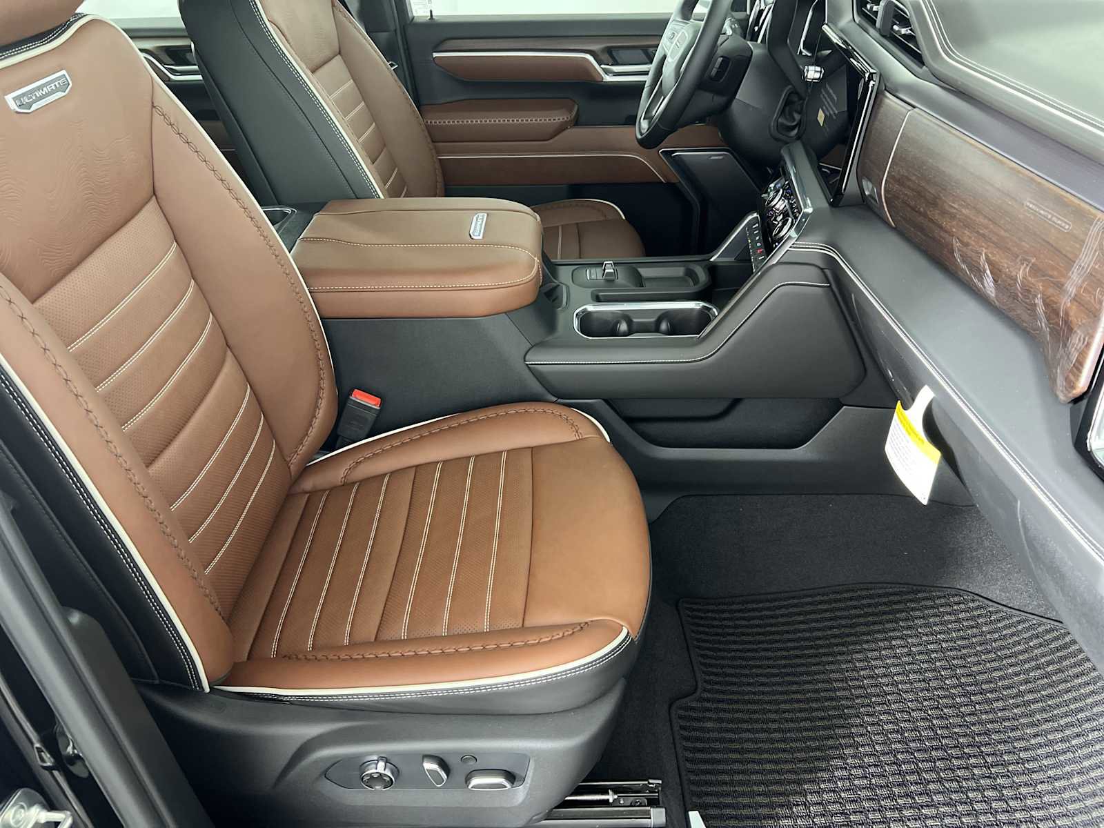 New 2026 GMC Sierra 2500 Denali Ultimate AWD/4WD image 14