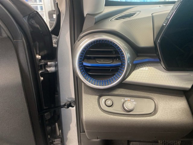 New 2025 Chevrolet Trax LT image 11