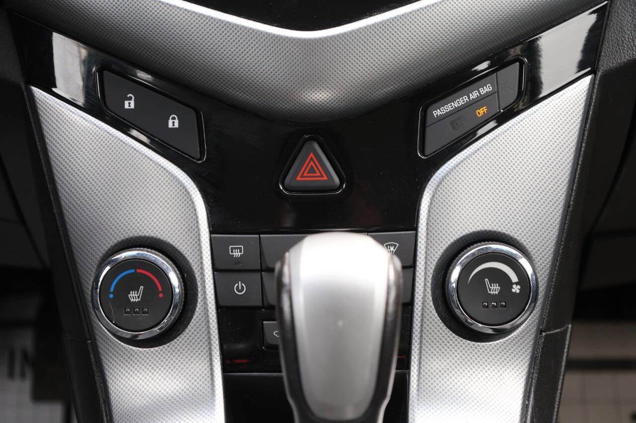 Used 2012 Chevrolet Cruze LTZ FWD image 22