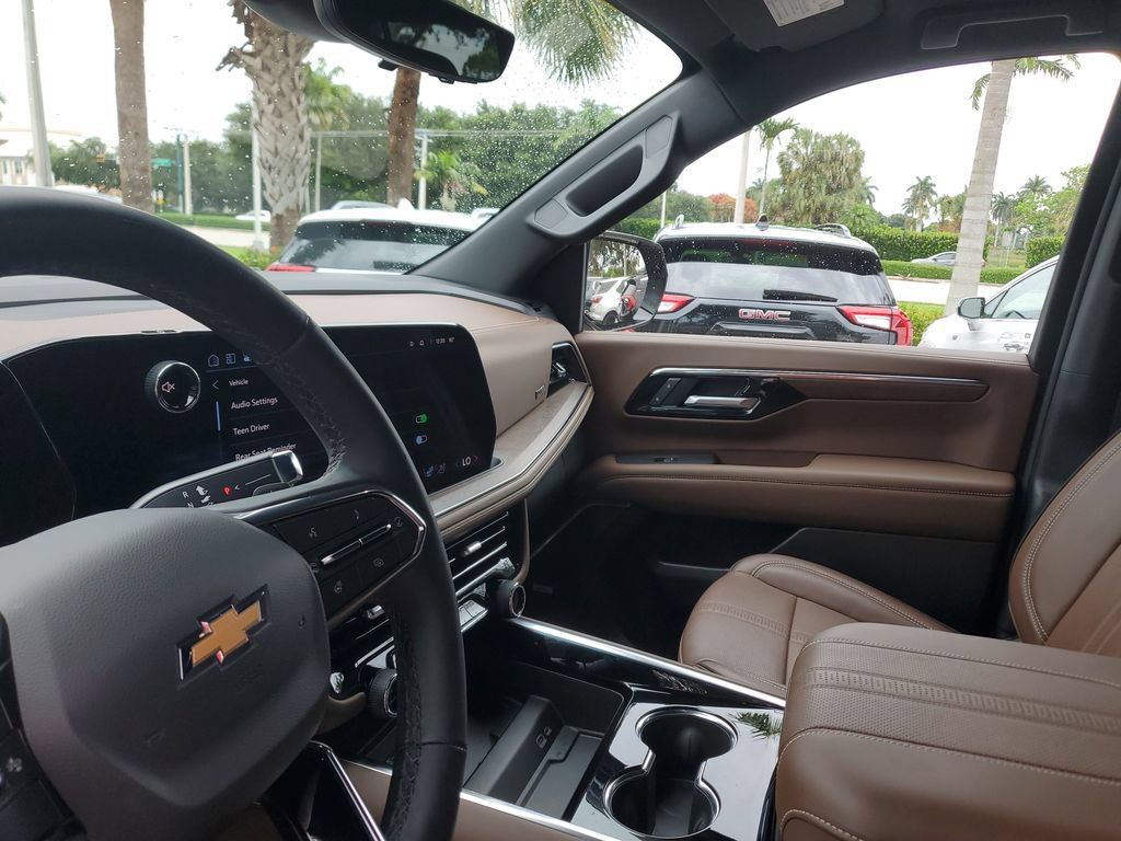 Certified 2025 Chevrolet Tahoe High Country AWD/4WD image 23