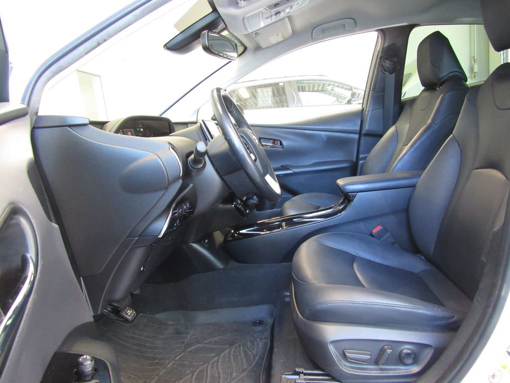 Certified 2019 Toyota Prius Prime Advanced w/ Carpet Mat Package FWD image 11