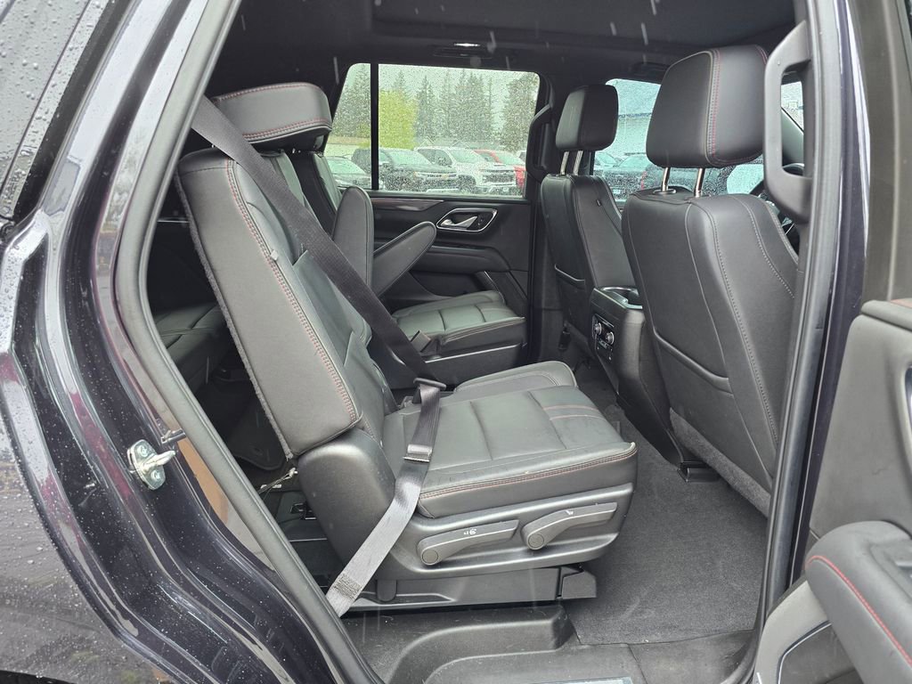 Used 2022 Chevrolet Tahoe RST w/ Luxury Package AWD/4WD image 12