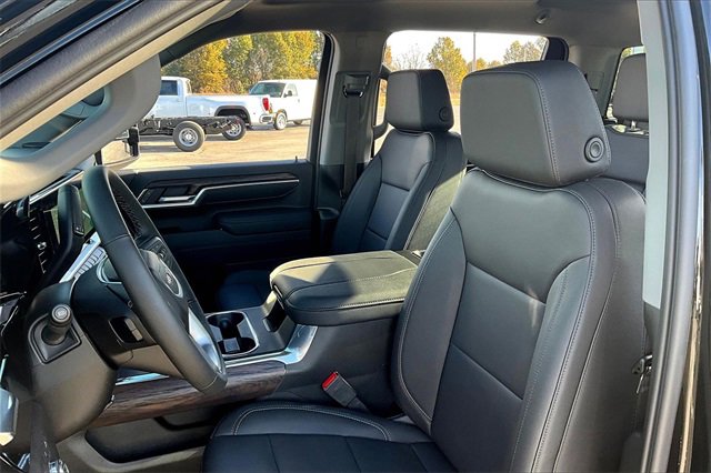 New 2026 GMC Sierra 2500 SLT w/ SLT Convenience Package image 9