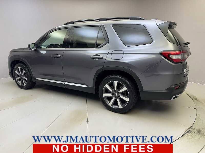 Used 2023 Honda Pilot Elite image 3