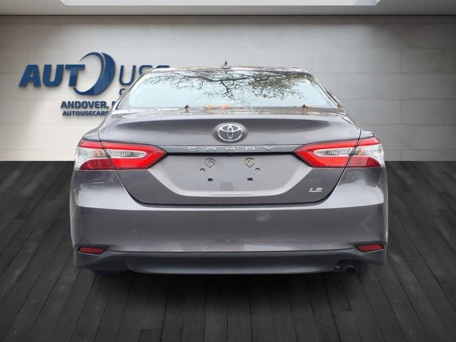 Used 2019 Toyota Camry L image 10