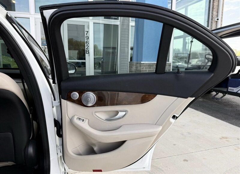Used 2016 Mercedes-Benz C 300 4MATIC Sedan image 29