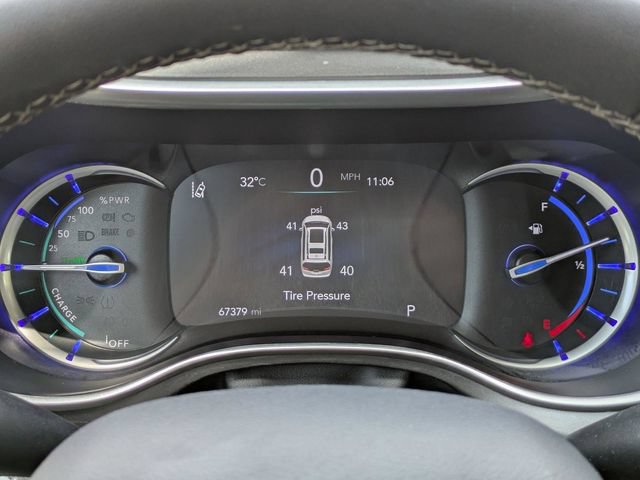 Used 2023 Chrysler Pacifica Touring-L FWD image 31