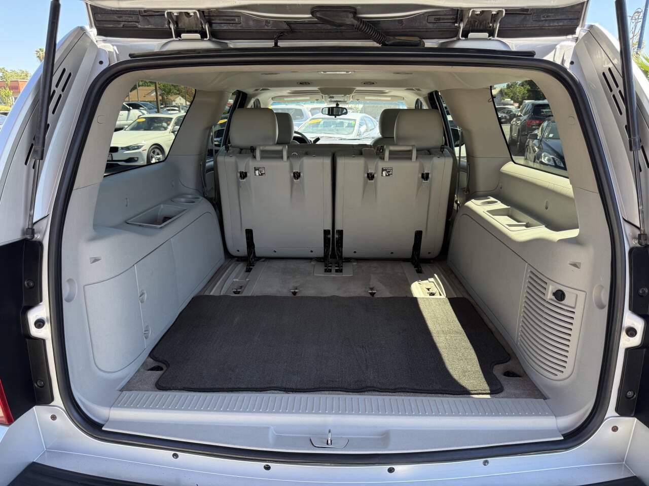 Used 2011 Chevrolet Suburban LT AWD/4WD image 24