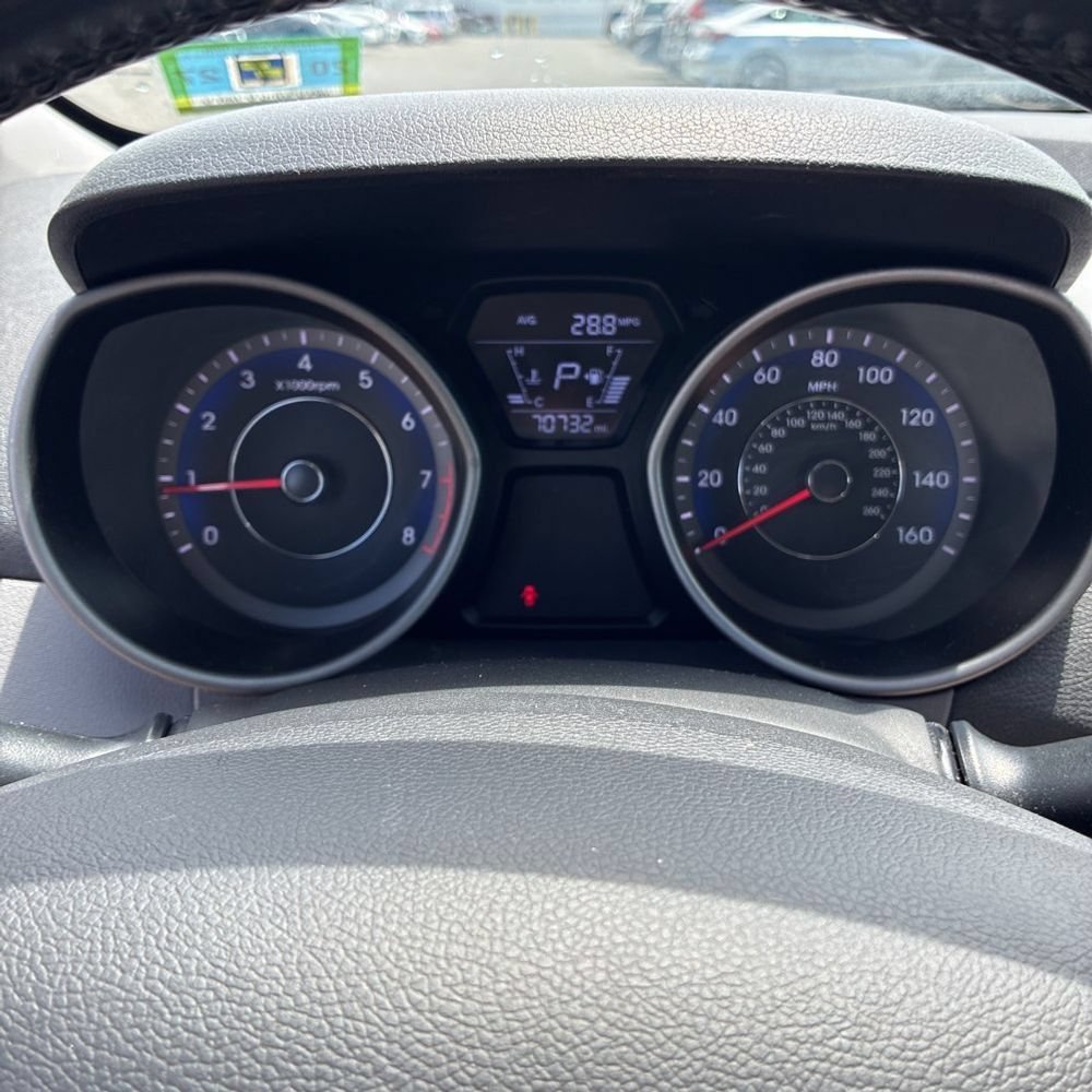 Used 2015 Hyundai Elantra Limited FWD image 13
