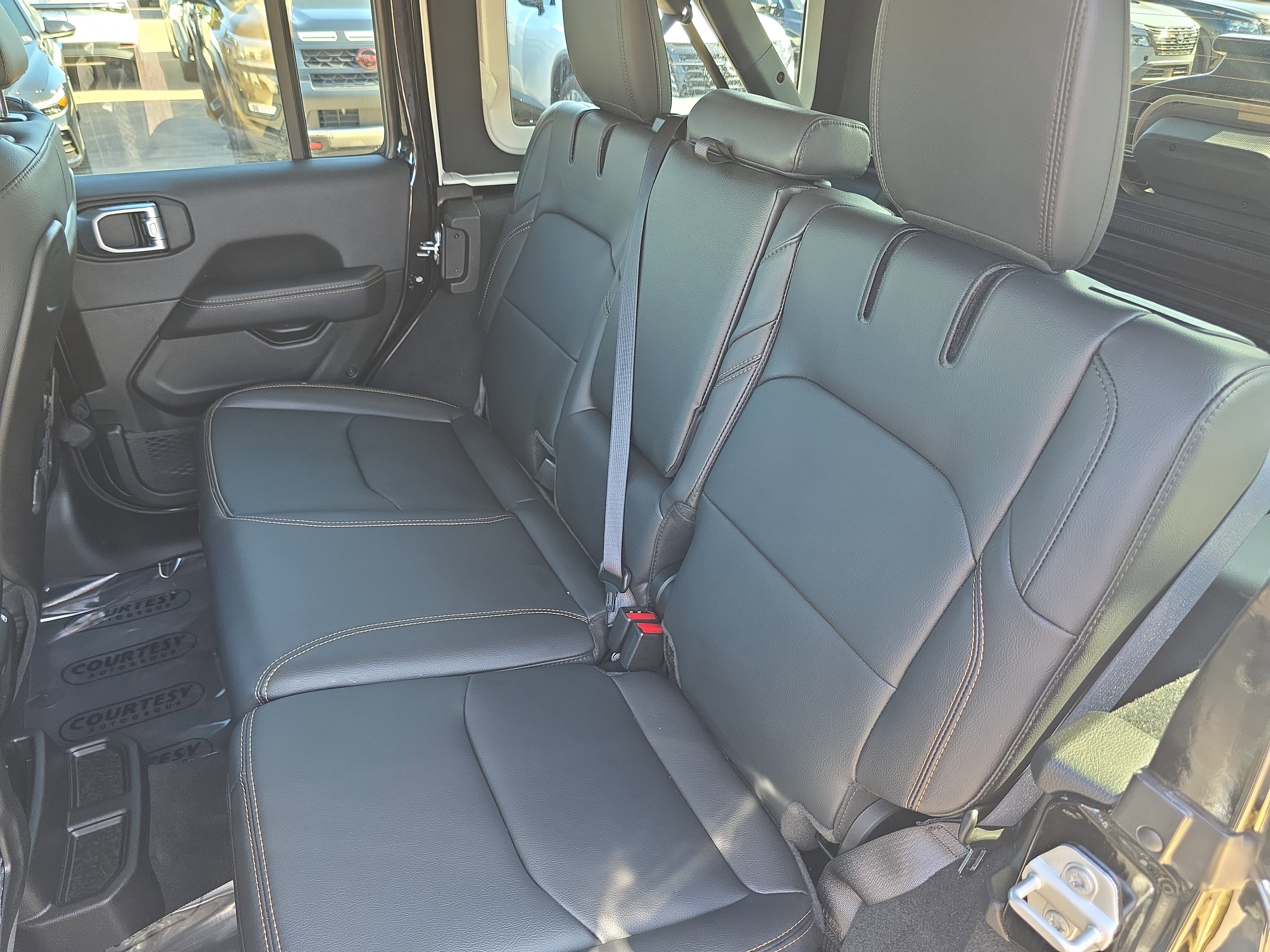 Used 2024 Jeep Wrangler Sahara w/ Safety Group image 16