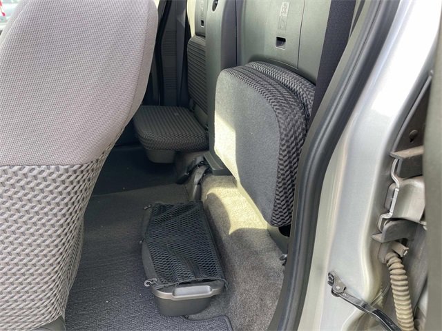 Used 2013 Nissan Frontier SV image 15