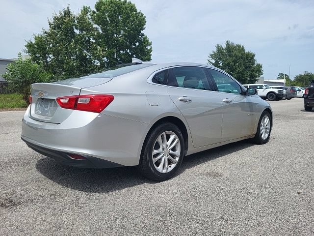 Used 2017 Chevrolet Malibu LT FWD image 2