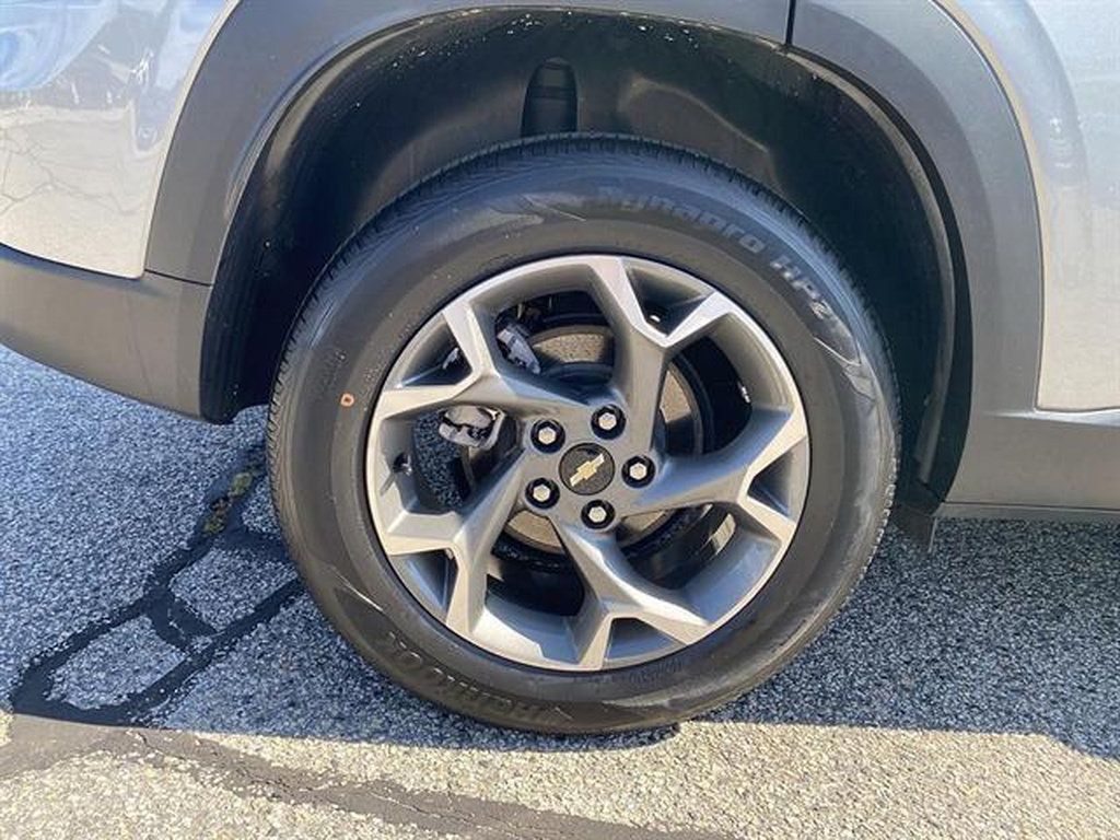 Certified 2024 Chevrolet Trax LT w/ Sunroof Package FWD image 48