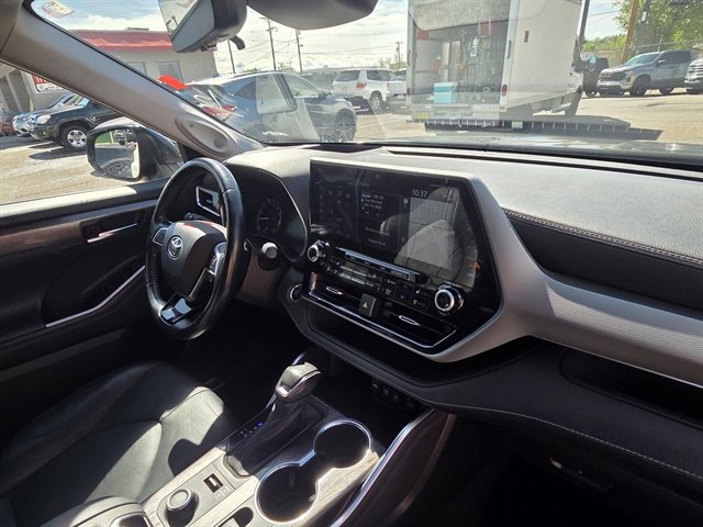 Used 2021 Toyota Highlander Platinum image 6