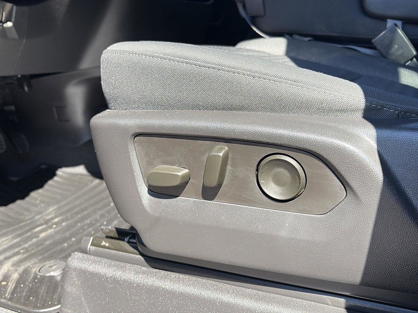 Certified 2023 Chevrolet Silverado 1500 LT AWD/4WD image 19